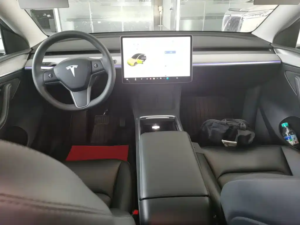 Tesla Model Y — фото 5