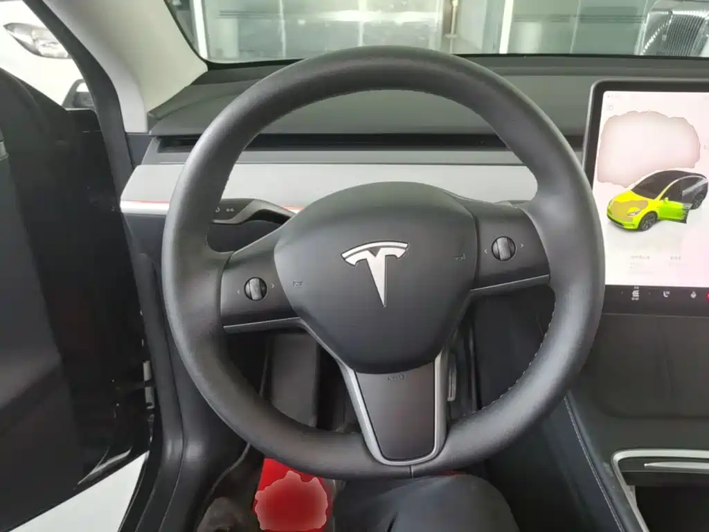 Tesla Model Y — фото 6