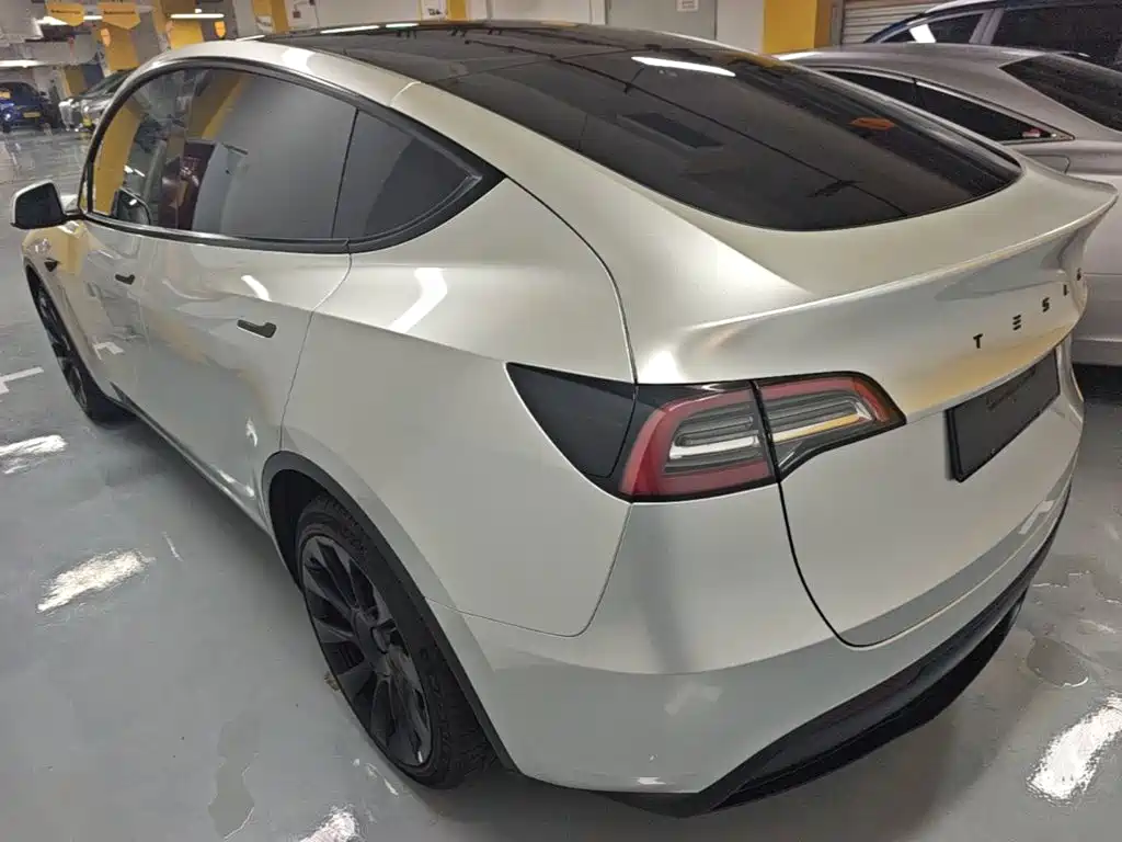 Tesla Model Y — фото 5