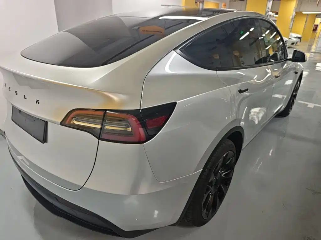 Tesla Model Y — фото 7