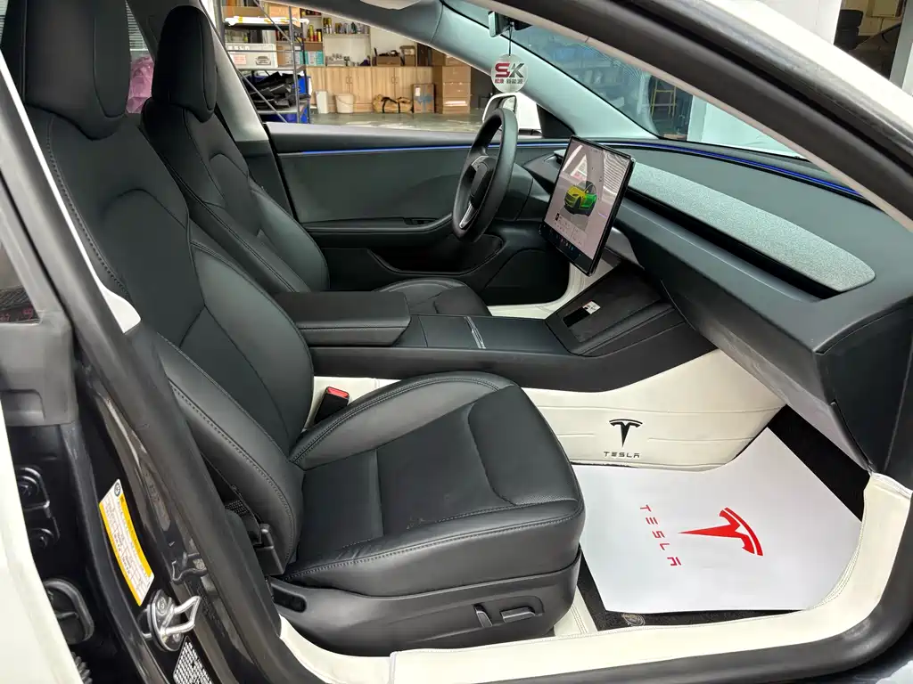 Tesla Model 3 — фото 11