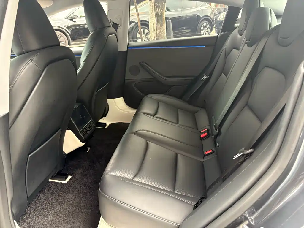 Tesla Model 3 — фото 13