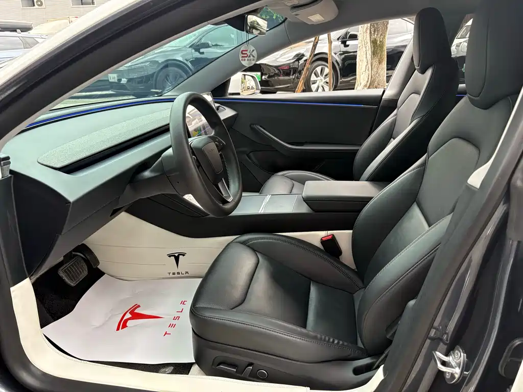 Tesla Model 3 — фото 9