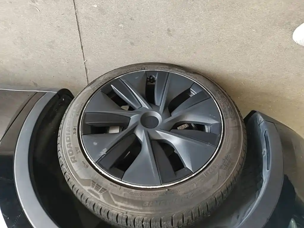 Tesla Model Y — фото 23