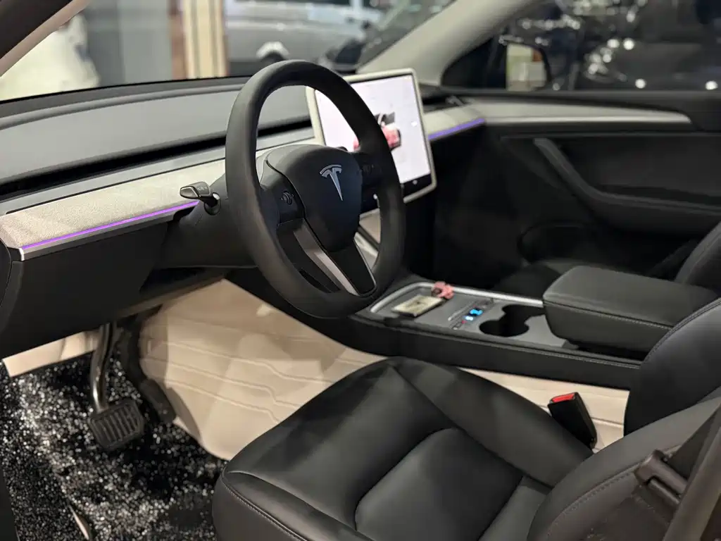 Tesla Model Y — фото 4