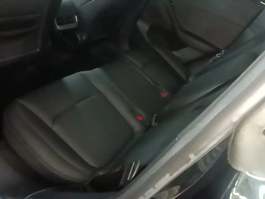 Tesla Model Y — фото 17
