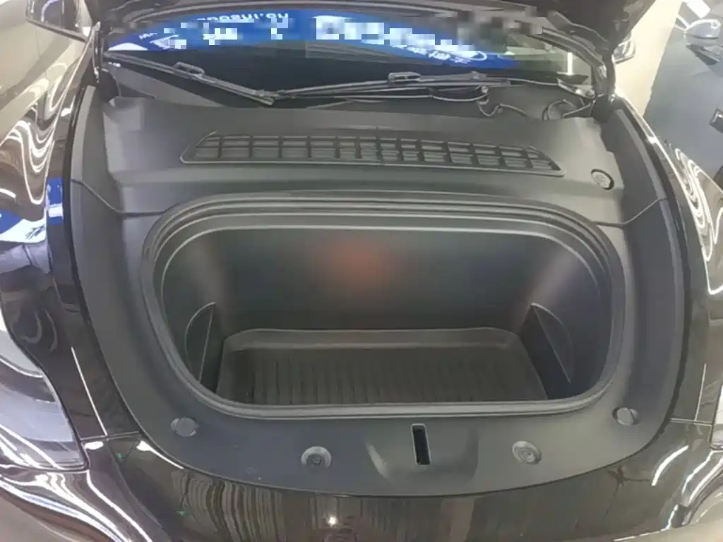 Tesla Model Y — фото 20
