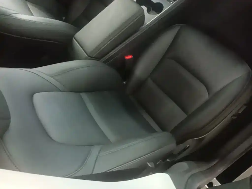 Tesla Model Y — фото 25