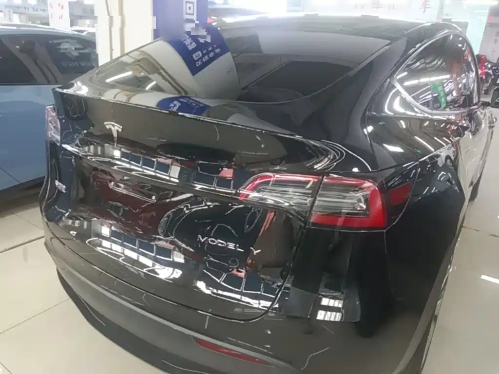 Tesla Model Y — фото 7