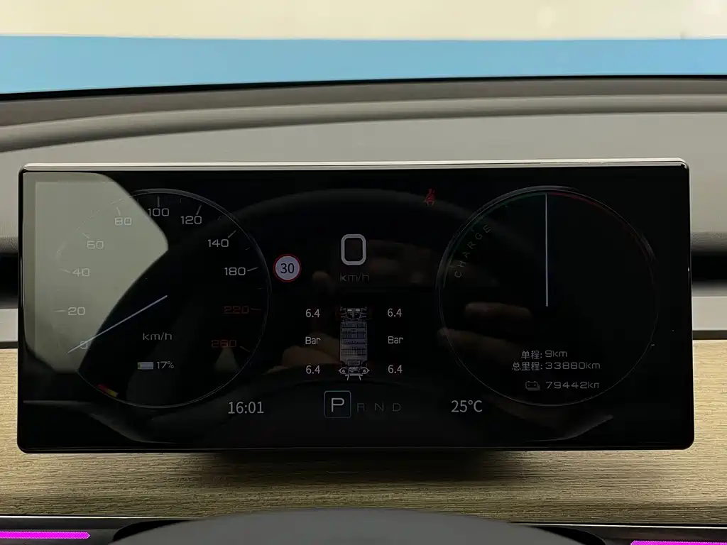 Tesla Model Y — фото 14