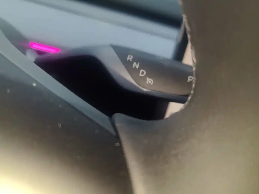 Tesla Model Y — фото 14