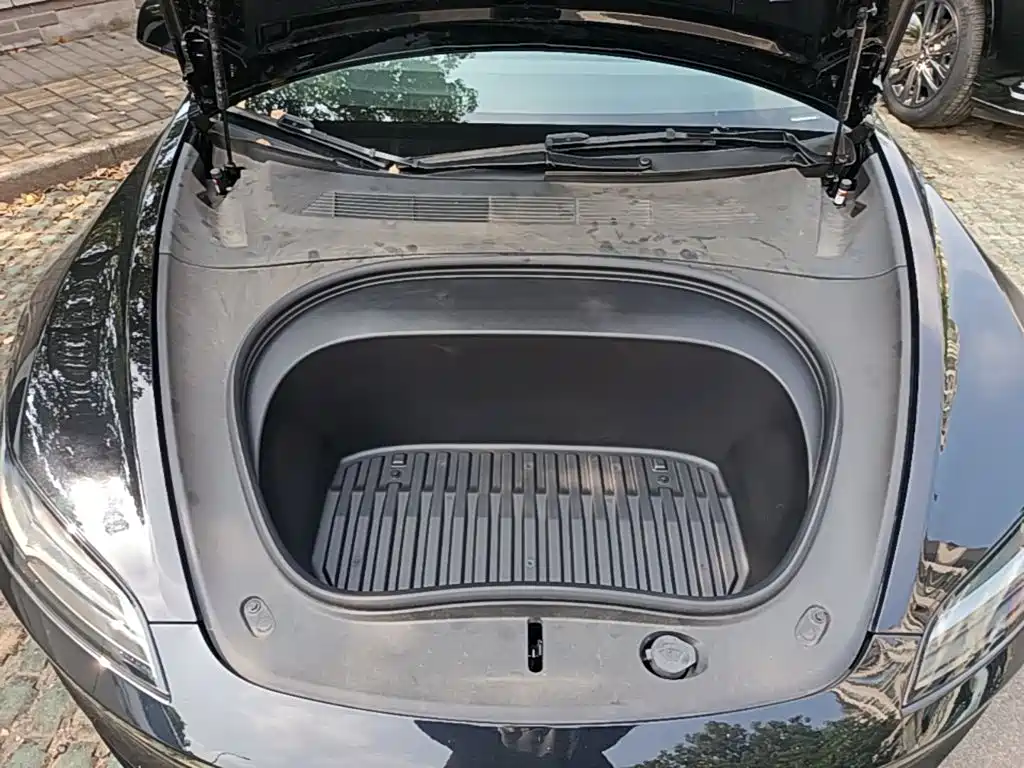 Tesla Model 3 — фото 20