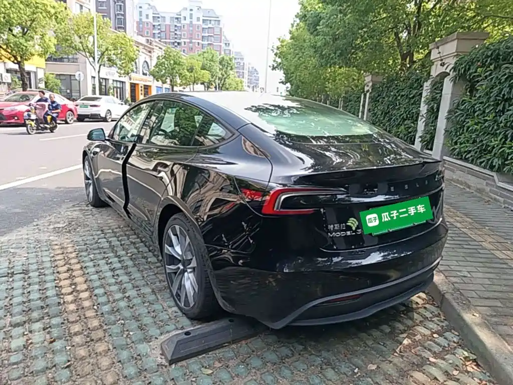 Tesla Model 3 — фото 5