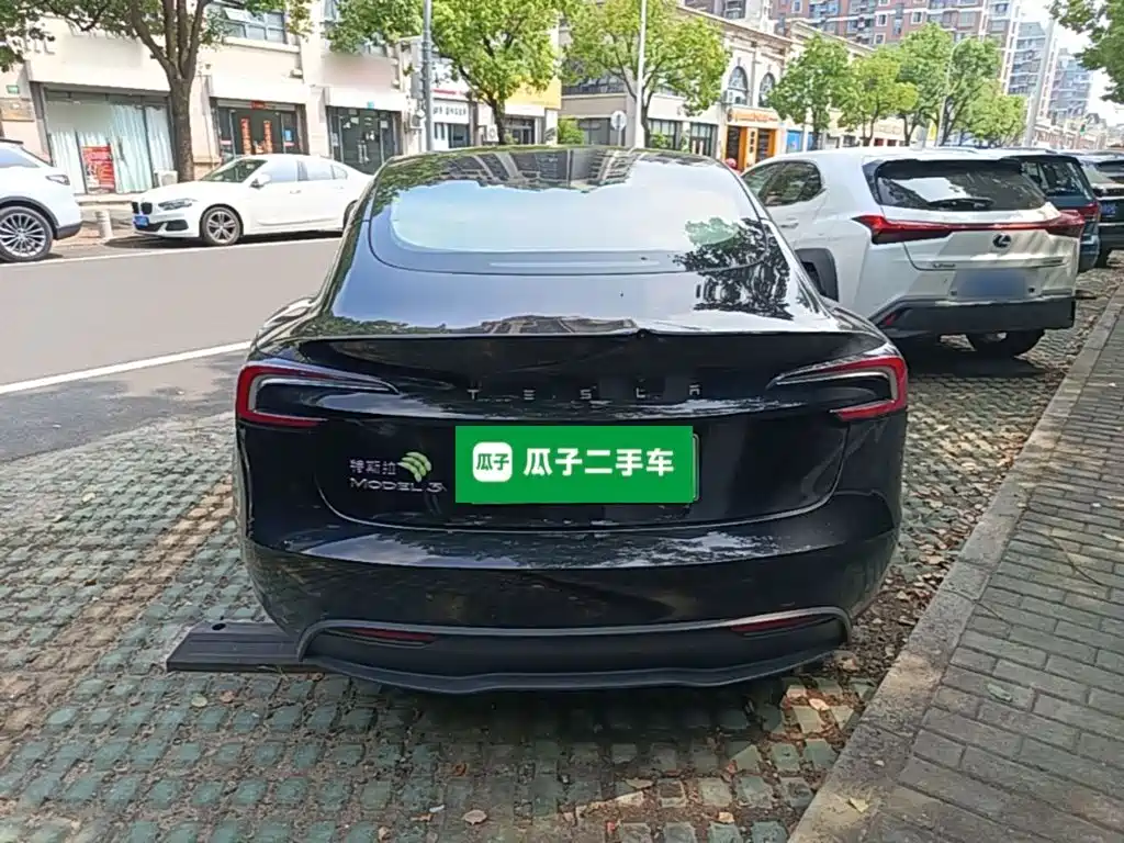 Tesla Model 3 — фото 6