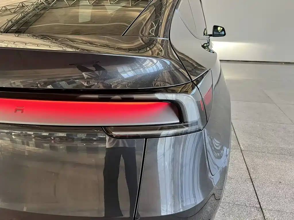 Tesla Model Y — фото 21