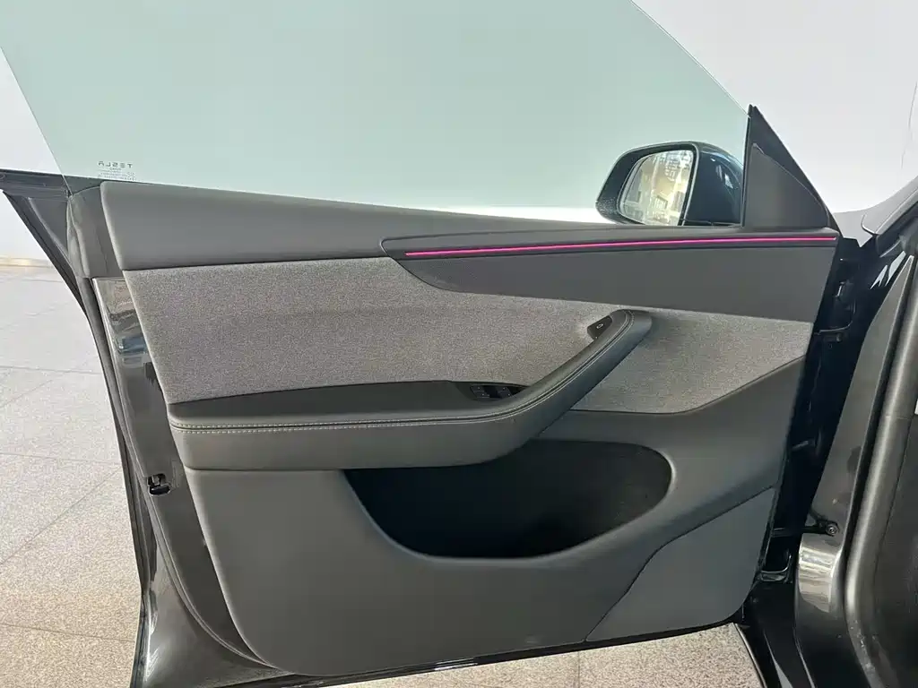 Tesla Model Y — фото 28