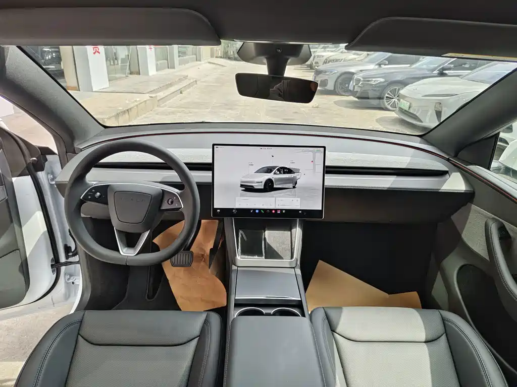 Tesla Model Y — фото 6