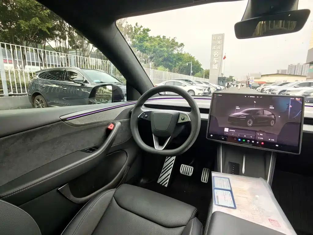 Tesla Model Y L — фото 16