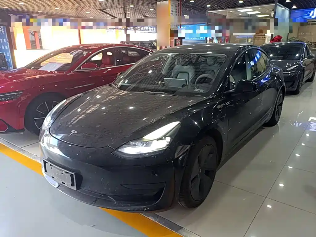 Tesla Model 3 — фото 2