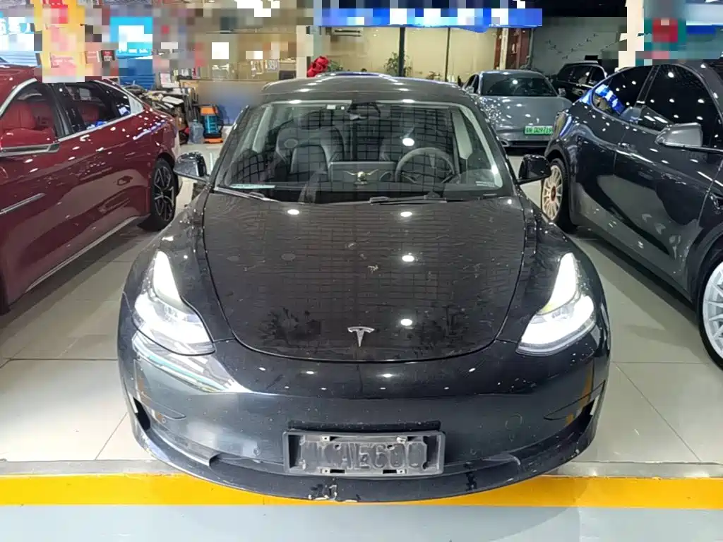 Tesla Model 3 — фото 3