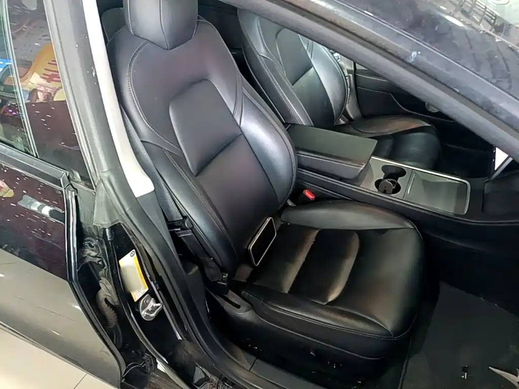 Tesla Model 3 — фото 25