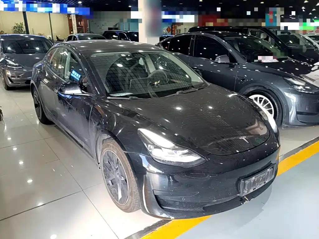 Tesla Model 3 — фото 4