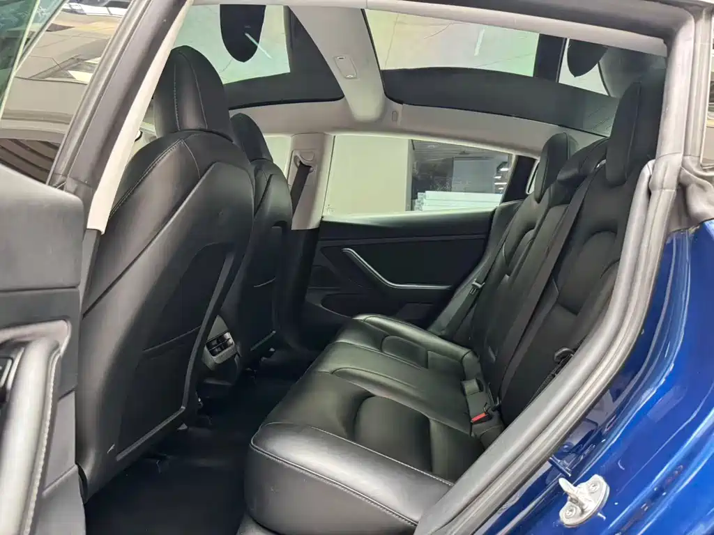 Tesla Model 3 — фото 13