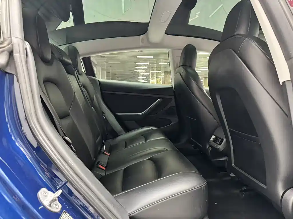 Tesla Model 3 — фото 20