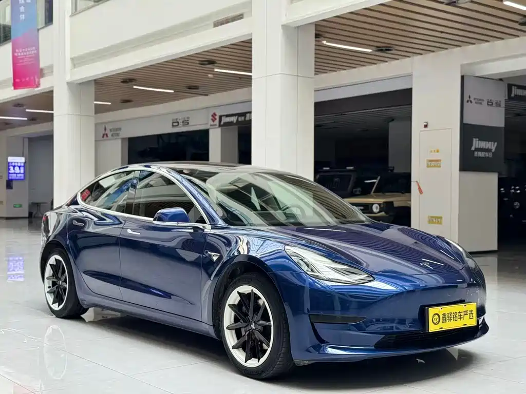 Tesla Model 3 — фото 3