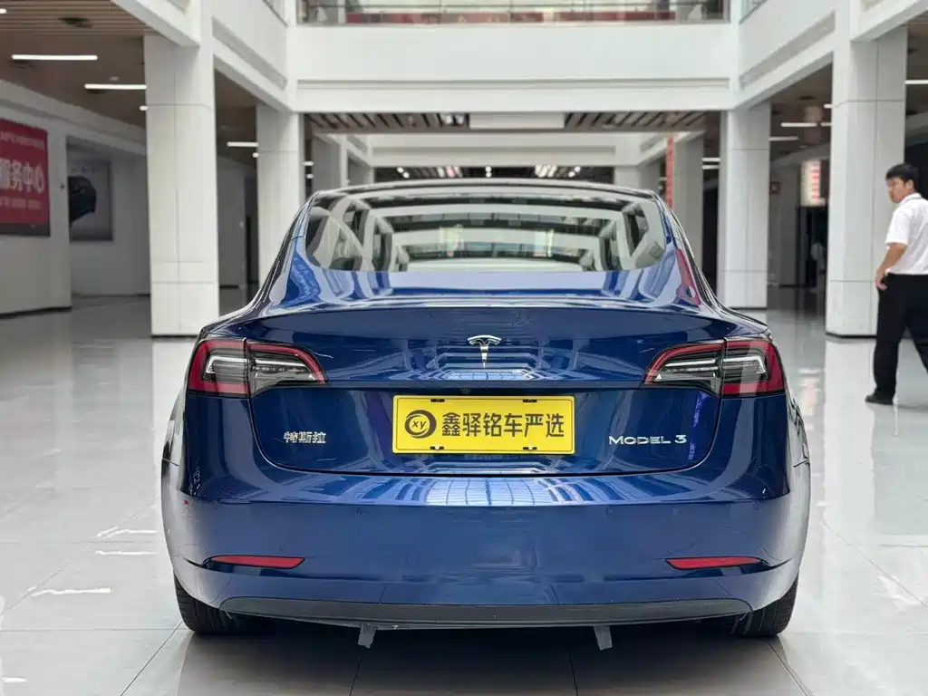 Tesla Model 3 — фото 6