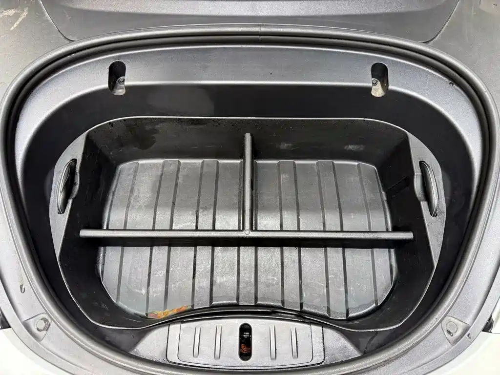 Tesla Model 3 — фото 7