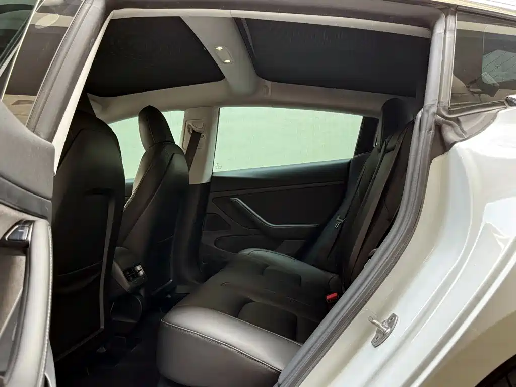 Tesla Model 3 — фото 10