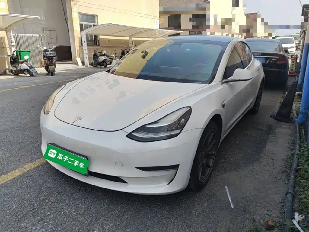 Tesla Model 3 — фото 2