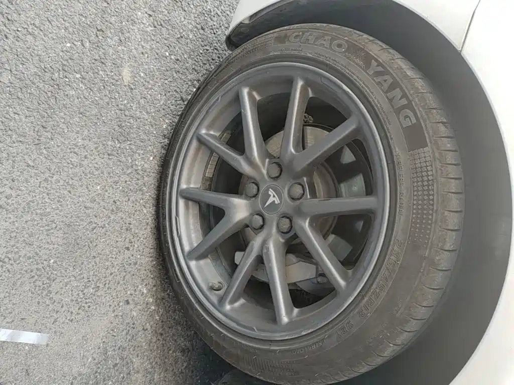 Tesla Model 3 — фото 23