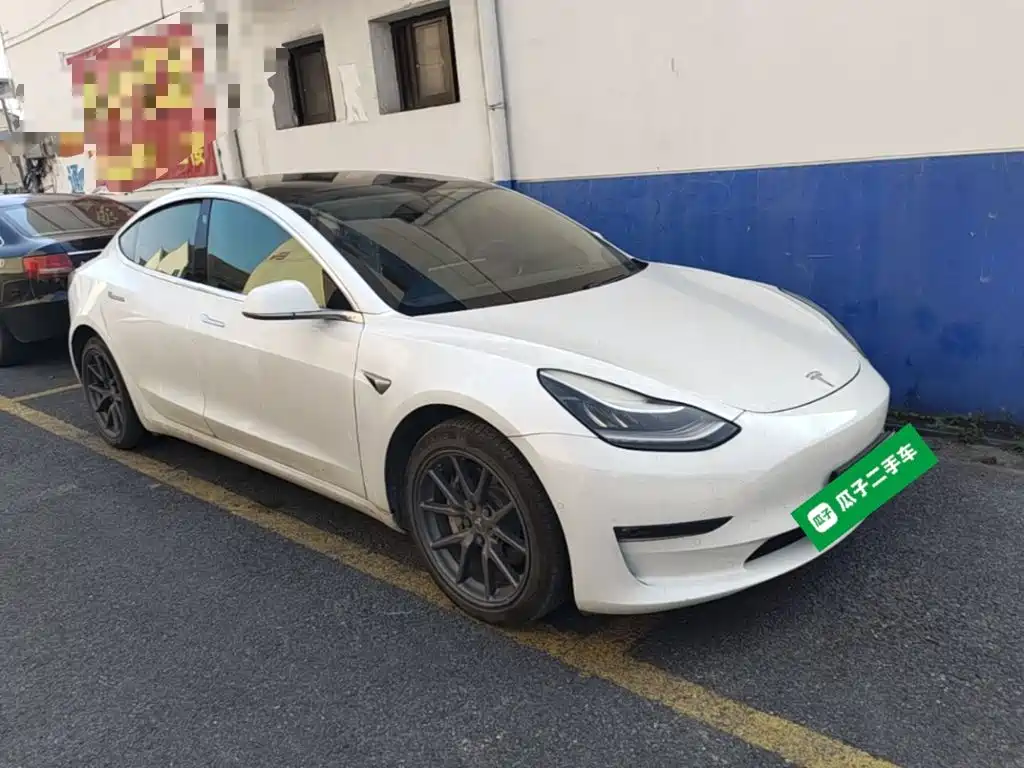 Tesla Model 3 — фото 4
