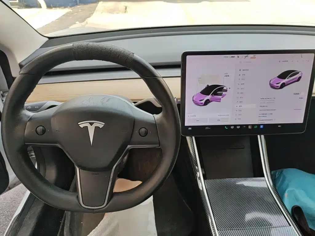 Tesla Model 3 — фото 10