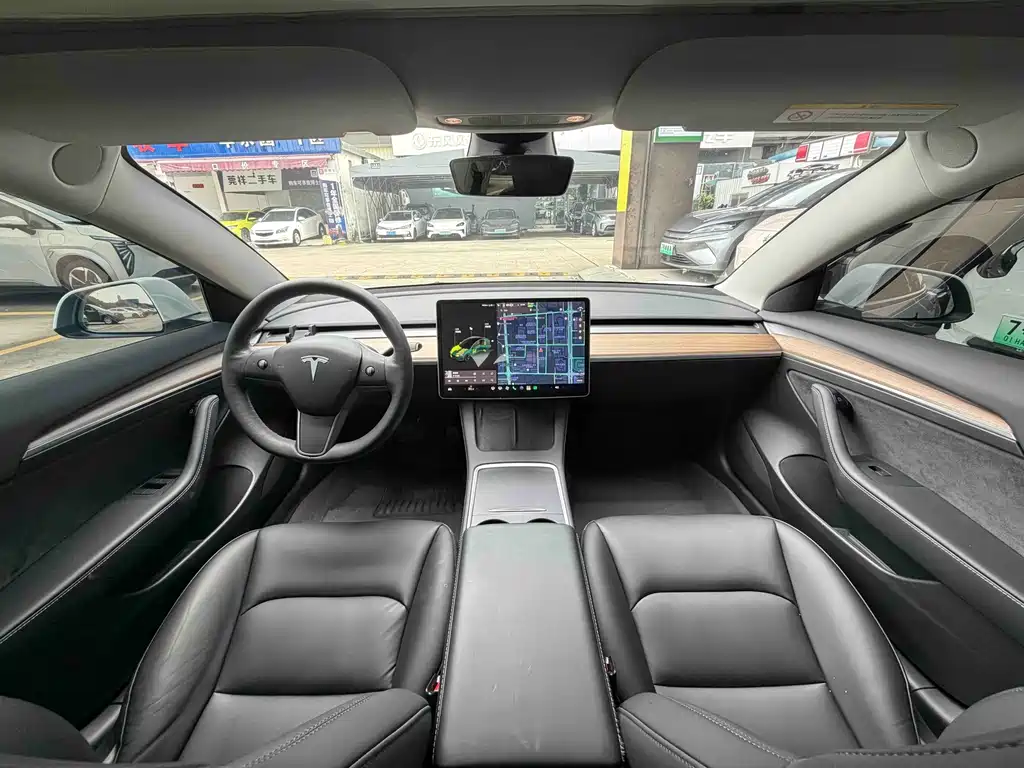 Tesla Model 3 — фото 8