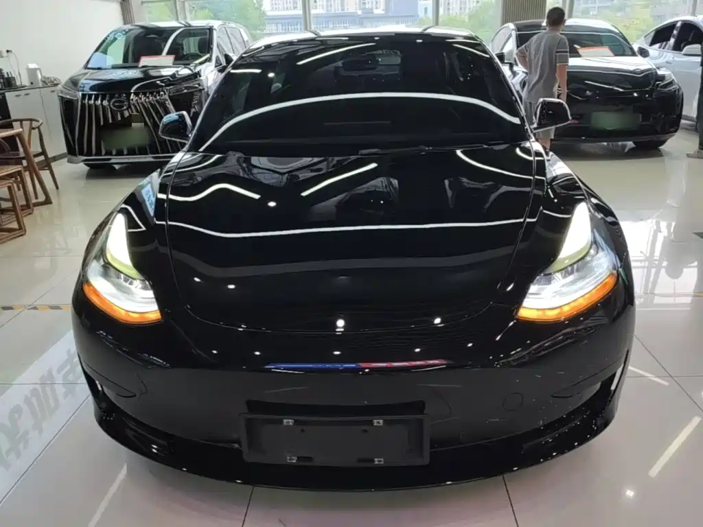 Tesla Model 3 — фото 3