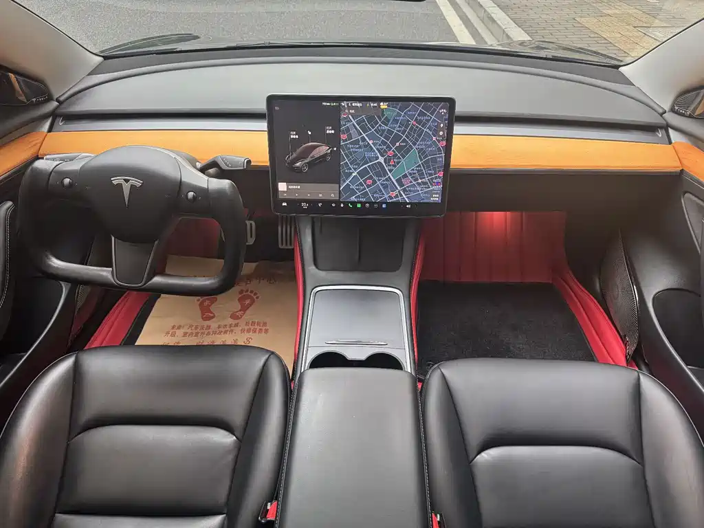 Tesla Model 3 — фото 11