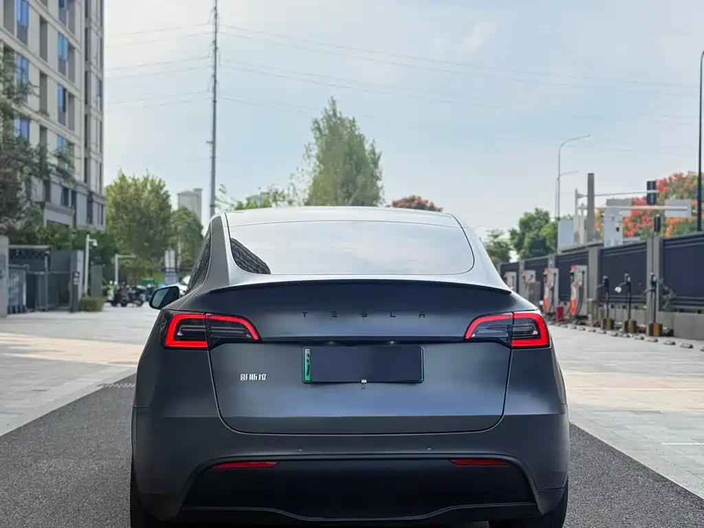 Tesla Model Y — фото 4