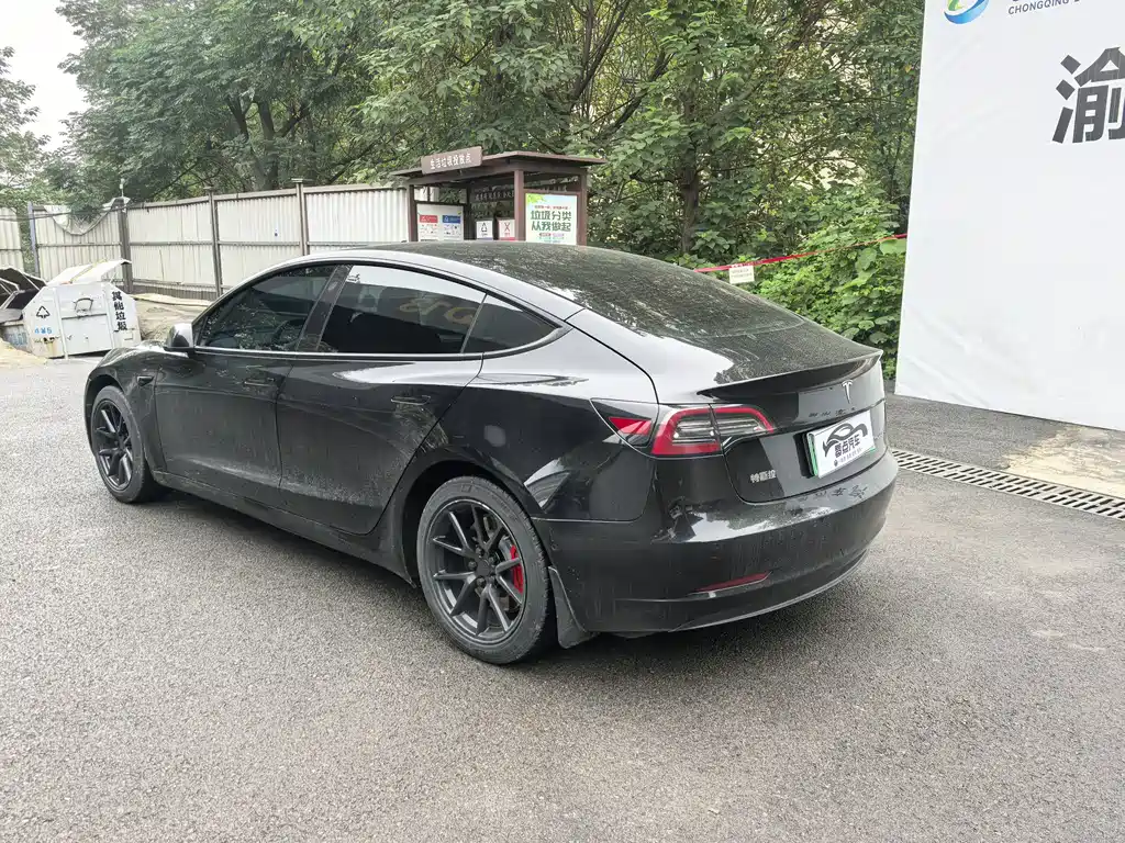 Tesla Model 3 — фото 9