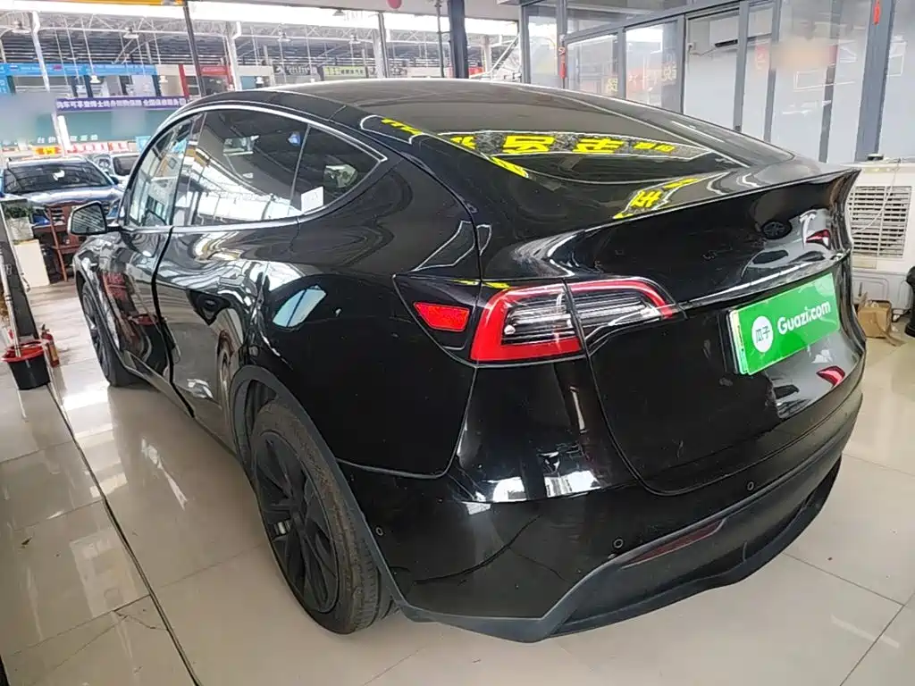 Tesla Model Y — фото 5