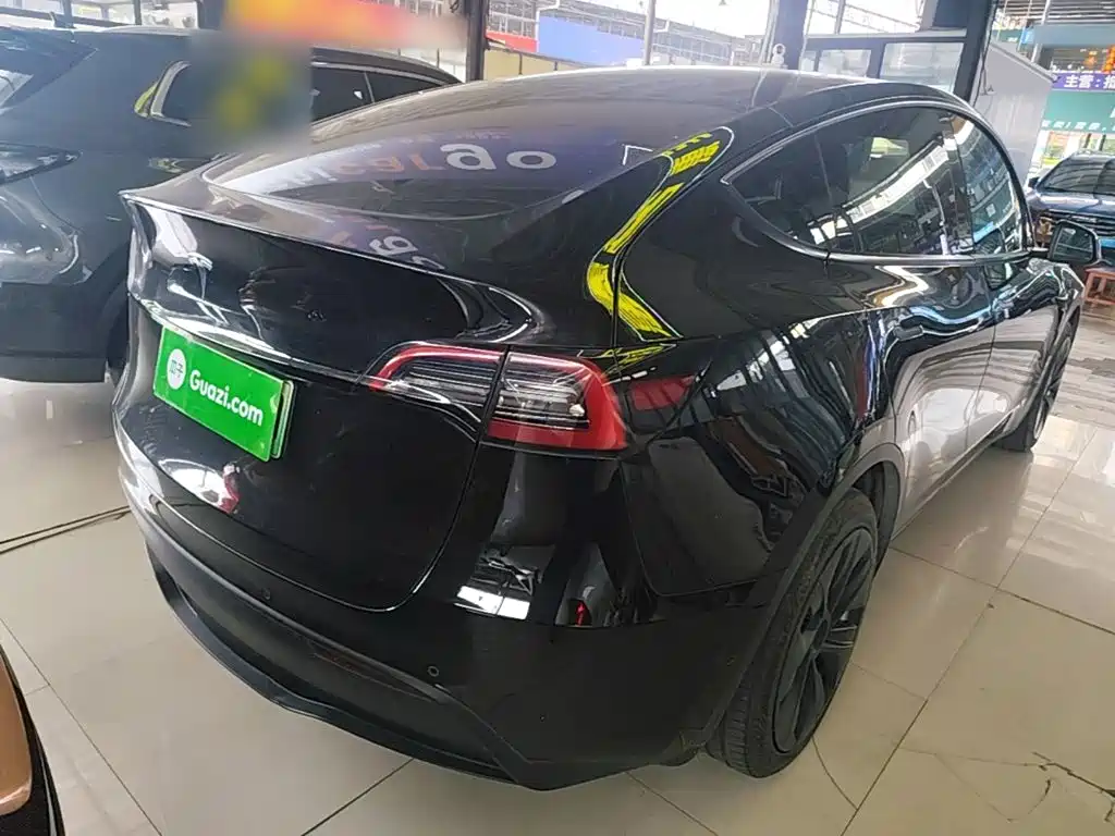 Tesla Model Y — фото 7