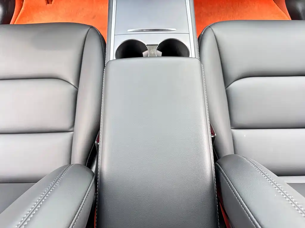 Tesla Model Y — фото 13