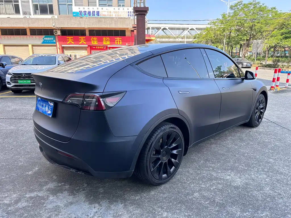 Tesla Model Y — фото 6