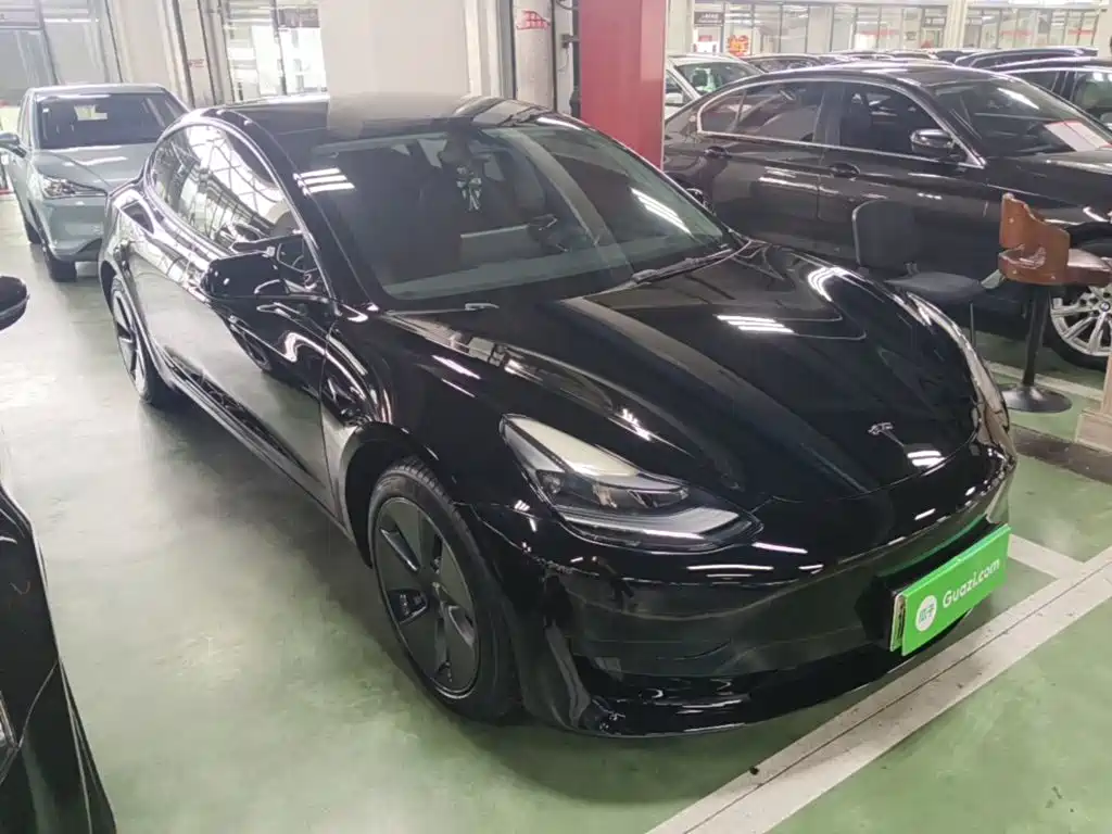 Tesla Model 3 — фото 4