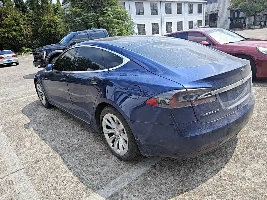 Tesla Model S — фото 11