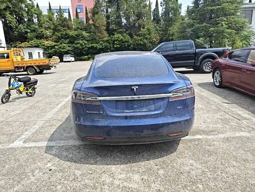 Tesla Model S — фото 10
