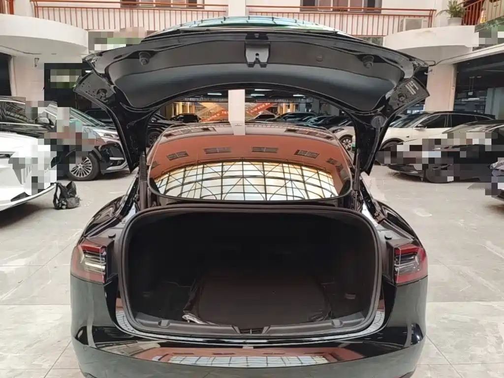 Tesla Model 3 — фото 19