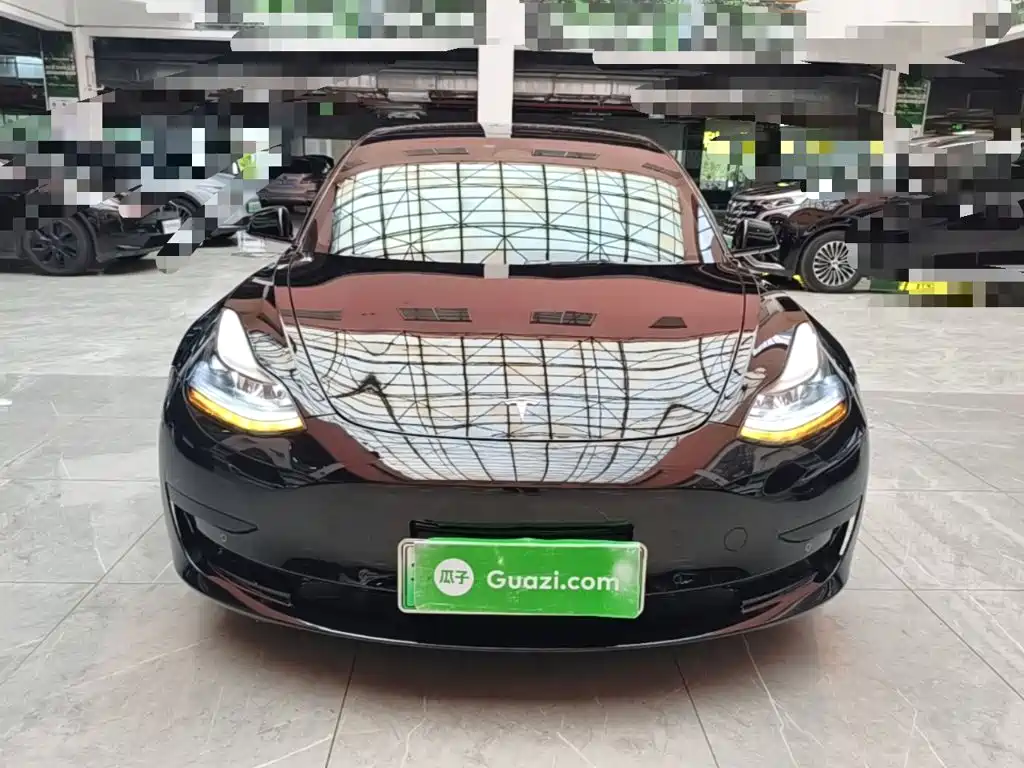 Tesla Model 3 — фото 3